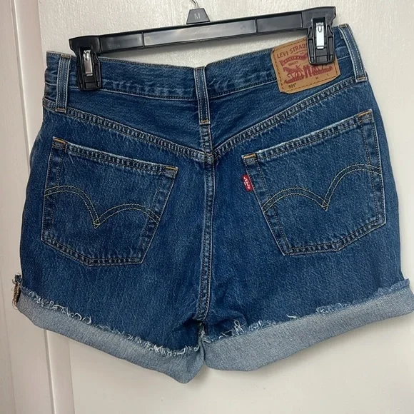 Original 501 Levi Jean shorts, cut offs, raw hems, Sz. 27, button up fly, EUC - Picture 4 of 14